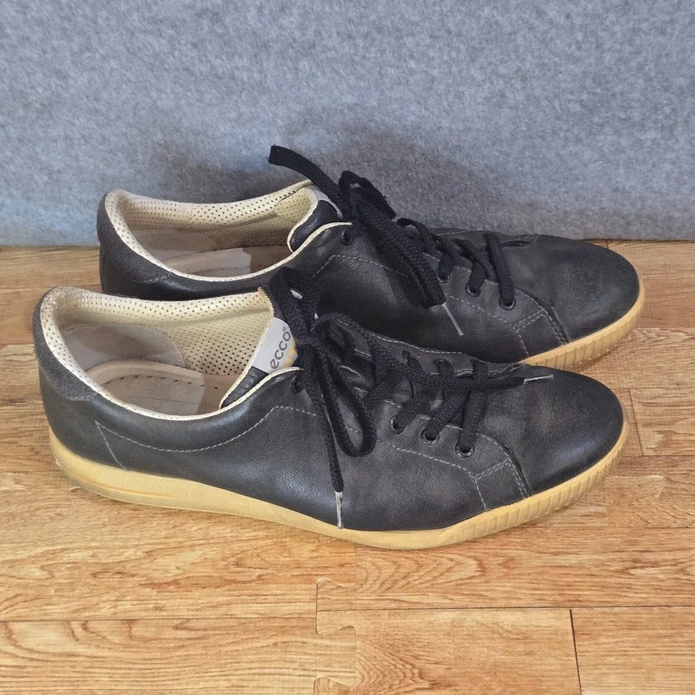Ecco nice used
